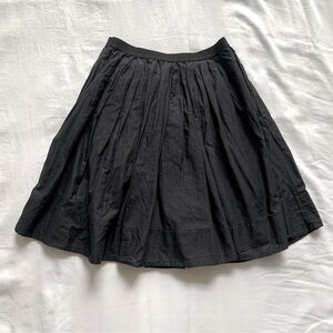Black cotton skirt with elastic waist band and pockets